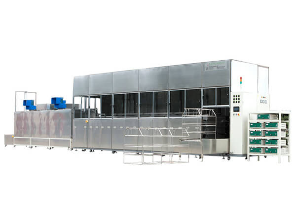 等離子表面處理機(jī)利用等離子體的物理和化學(xué)特性，在材料表面形成致密的物質(zhì)層或含氧基團(tuán)，使材料表面特性發(fā)生變化，提高表面親水性、粘接性等，在諸多行業(yè)中都有應(yīng)用。等離子體處理具有顯著的優(yōu)勢，目前市面上對產(chǎn)品的處理要求愈發(fā)精細(xì)化，定制的等離子表面處